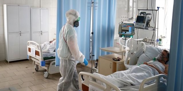 Число заразившихся коронавирусом в России выросло за сутки на 8 386 | Все о коронавирусе | Здоровье