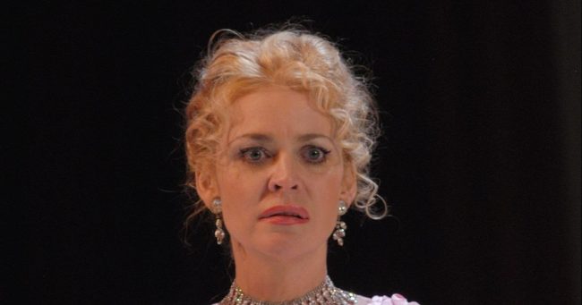 Алена Яковлева: «Когда на второй день знакомства меня звали замуж, настроение портилось»