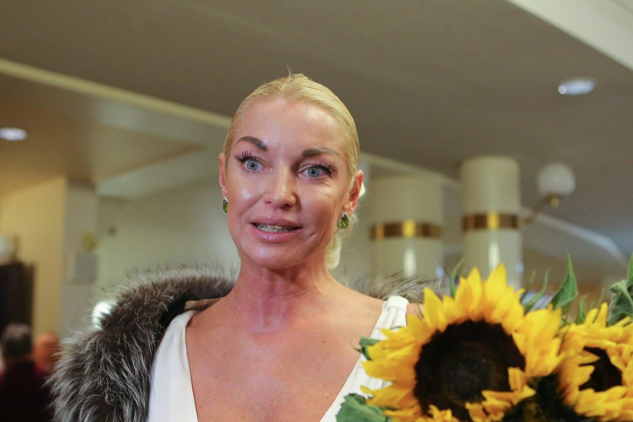 Волочкова подала в суд на Большой театр: «За все годы работы не получила ни копейки денег»