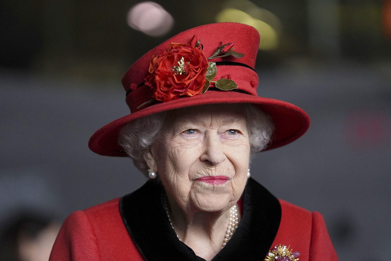 Психбольница заменила дворец, а пластиковая табличка – надгробие: доля сестер Елизаветы II