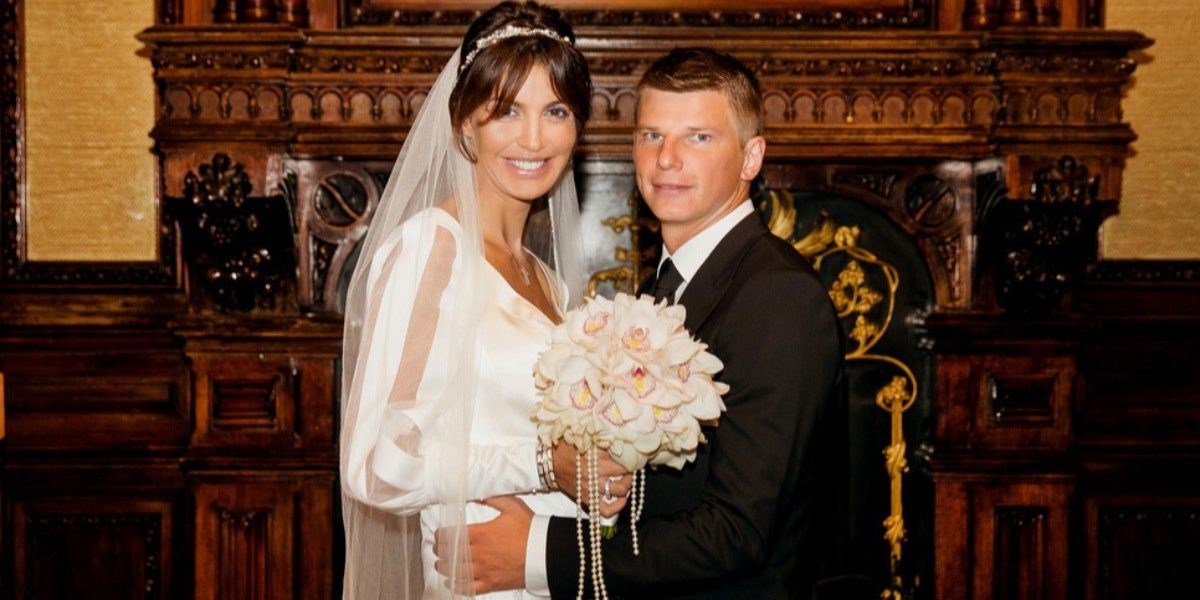 Выселят с приставами: мама Андрея Аршавина выиграла последний суд у его больной бывшей жены