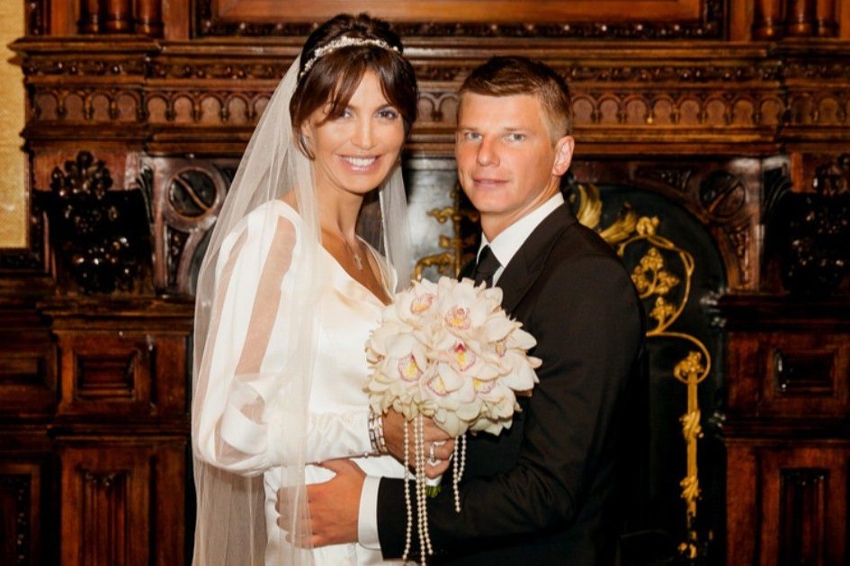 Выселят с приставами: мама Андрея Аршавина выиграла последний суд у его больной бывшей жены