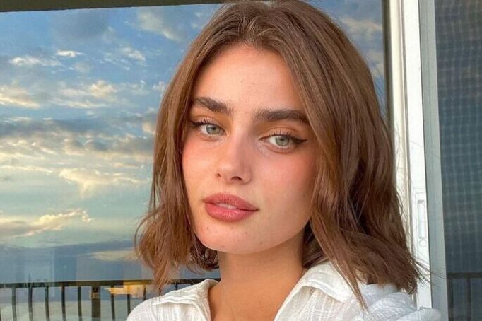 «Ангел» Victoria’s Secret Тейлор Хилл выходит замуж, HELLO! Russia