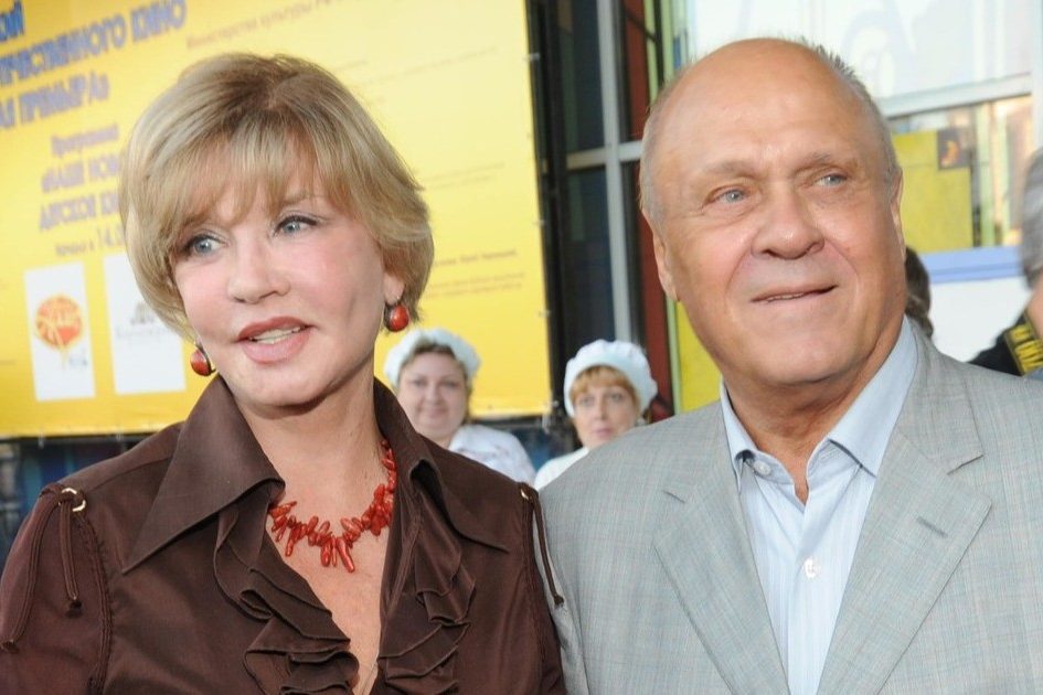 Загородный дом, квартира в центре Москвы – кому достанется наследство Владимира Меньшова