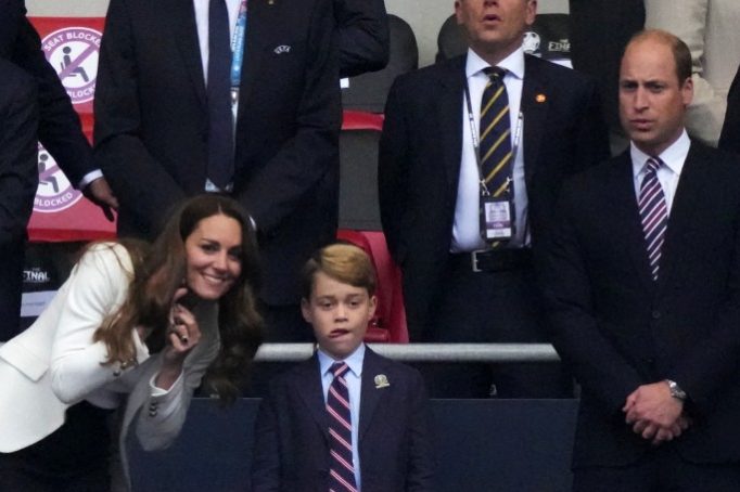 Кейт Миддлтон и принц Уильям c сыном Джорджем, Дэвид Бекхэм, Том Круз, Кейт Мосс и другие на финале Евро-2020