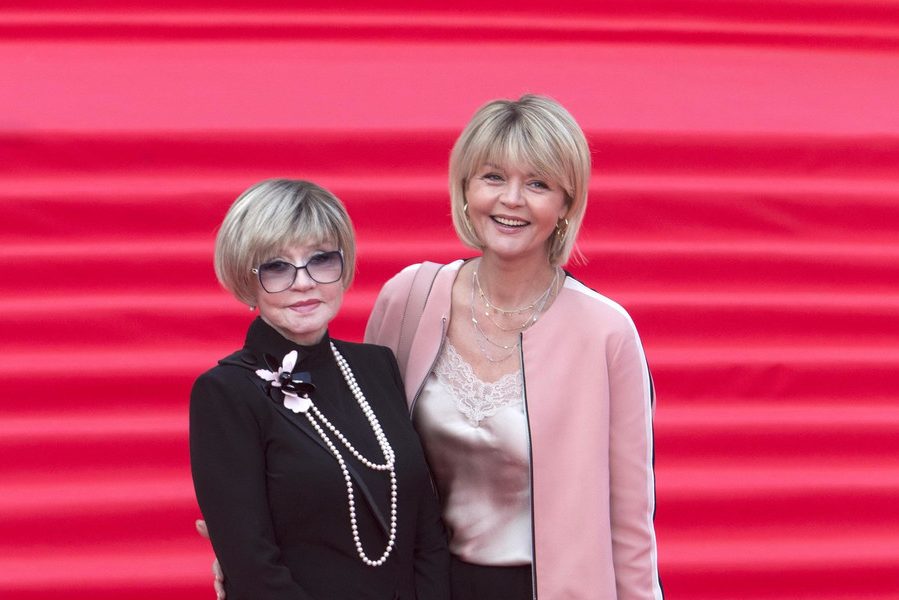 Юлия Меньшова выложила первое фото с Верой Алентовой после новости о реанимации