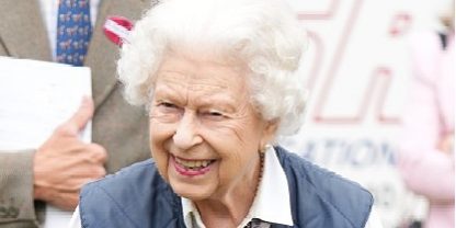 Не прошло и 3 месяцев после похорон мужа, а королева Елизавета II цветет и пахнет