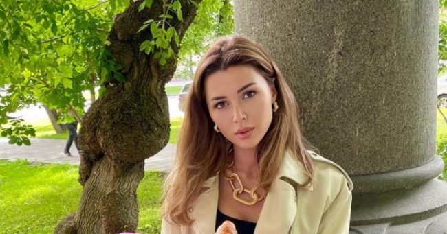 «Глушила себя сильными препаратами»: дочь Анастасии Заворотнюк назвала свой диагноз