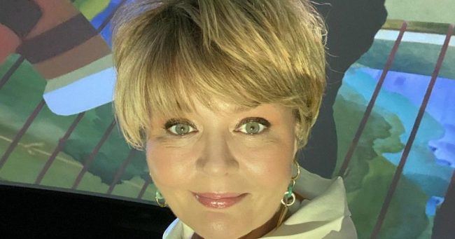 Юлия Меньшова: «Мне уже пишут: «Как не стыдно смеяться? 40 дней не прошло»