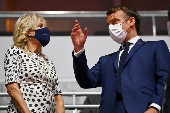 Джилл Байден, Эммануэль Макрон, князь Альбер и другие на открытии Олимпиады в Токио