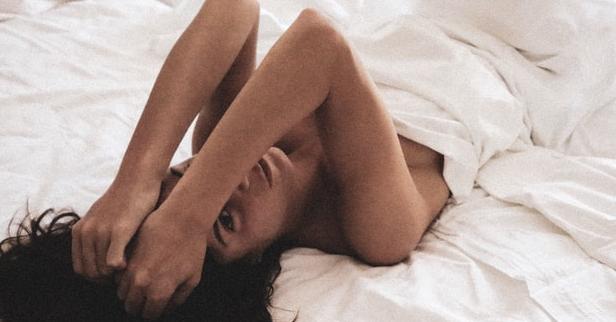 Топ−3 «звоночка», что ваш мужчина может вам изменять — Психология