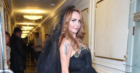 Директор МакSим прокомментировала вывод певицы из комы — Звезды