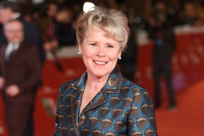 Звезда «Гарри Поттера» Имельда Стонтон в роли Елизаветы II: первый кадр, HELLO! Russia