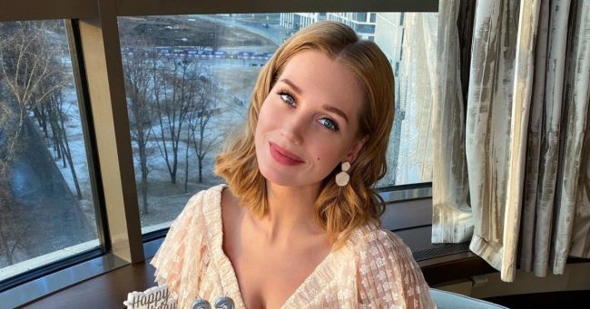 После «Текста» уже не страшно? Кристина Асмус оголила соски