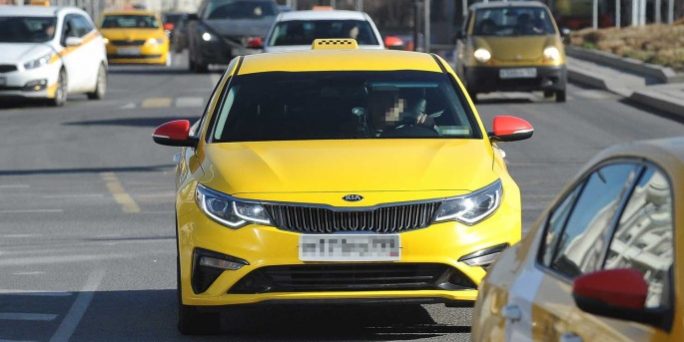 Большинство агрегаторов и таксопарков поддержали введение системы мониторинга такси :: Экономика :: Дни.ру