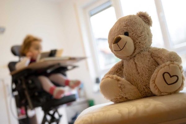 «Круг добра» закупит препарат «Золгенсма» для лечения детей со СМА :: Общество :: Дни.ру