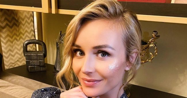 «Еще на шею сыну сядь!»: Полину Гагарину высмеяли за фривольное фото с наследником