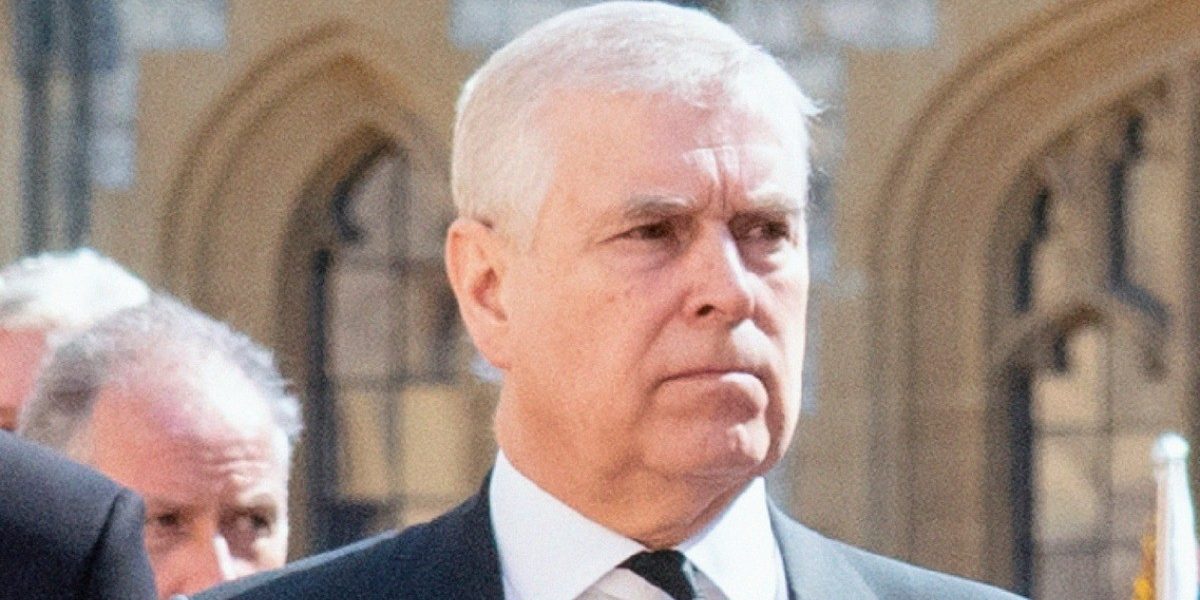 На сына Елизаветы II подали в суд по обвинению в изнасиловании