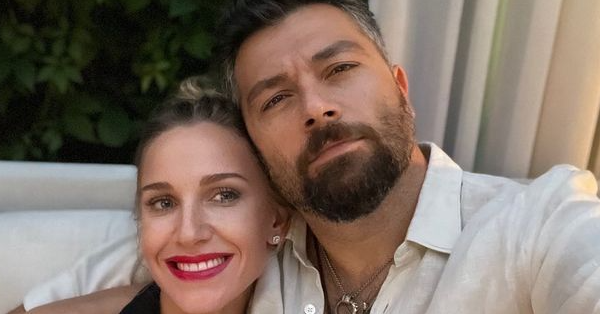 Дождались! Артисты, которые вступили в брак после долгих лет отношений — Звезды