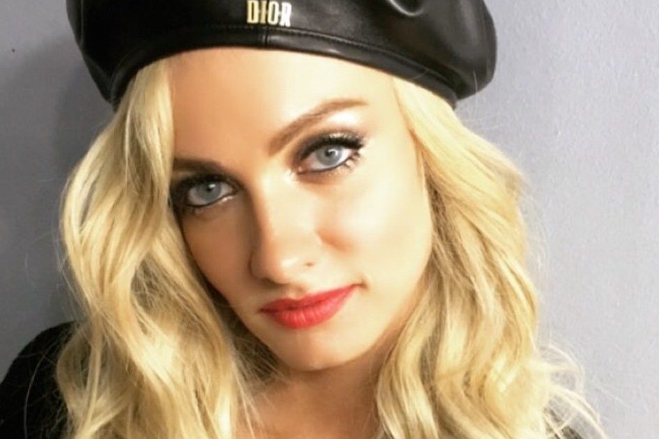 Рыдающая Полина Максимова рассказала о нападении