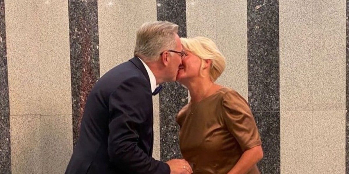 Песня в подарок от жены и танцы до упаду. Андрей Норкин отметил свадьбу в Подмосковье