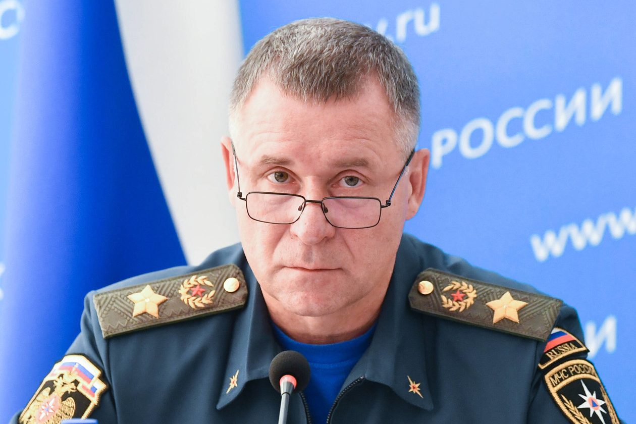 Глава МЧС России Евгений Зиничев погиб, прыгнув со скалы за человеком