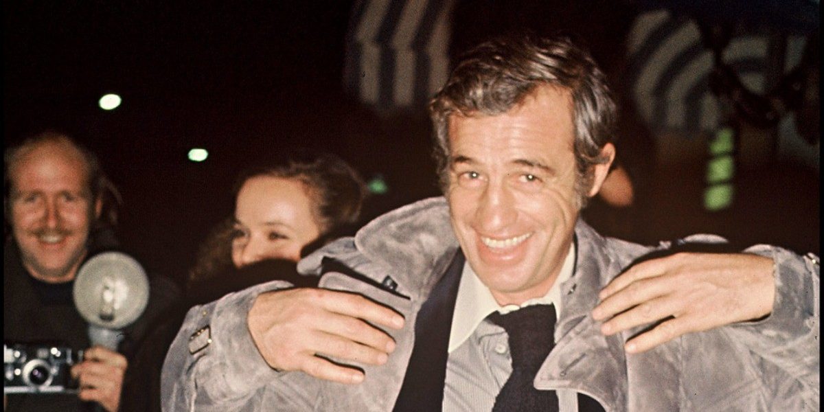 Под музыку из «Профессионала» и аплодисменты. Во Франции простились с Жан-Полем Бельмондо