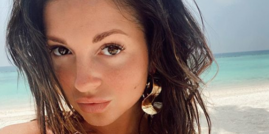 Садись, два! Нюша и другие артисты, которые плохо учились в школе — Звезды