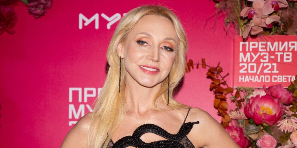 Один в один! Девятилетняя дочь Кристины Орбакайте в платье мамы снялась в клипе