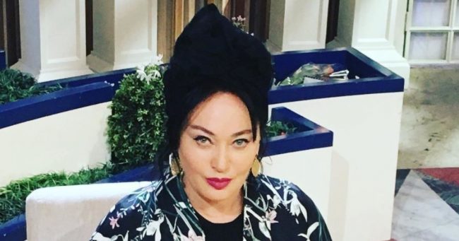 Повреждены почки, затруднено дыхание. Лариса Гузеева находится в тяжелом состоянии