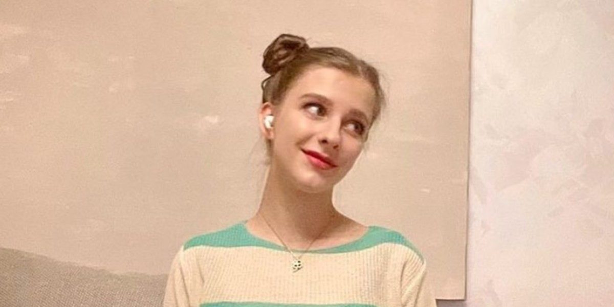 Недавно родившая Лиза Арзамасова вышла на работу