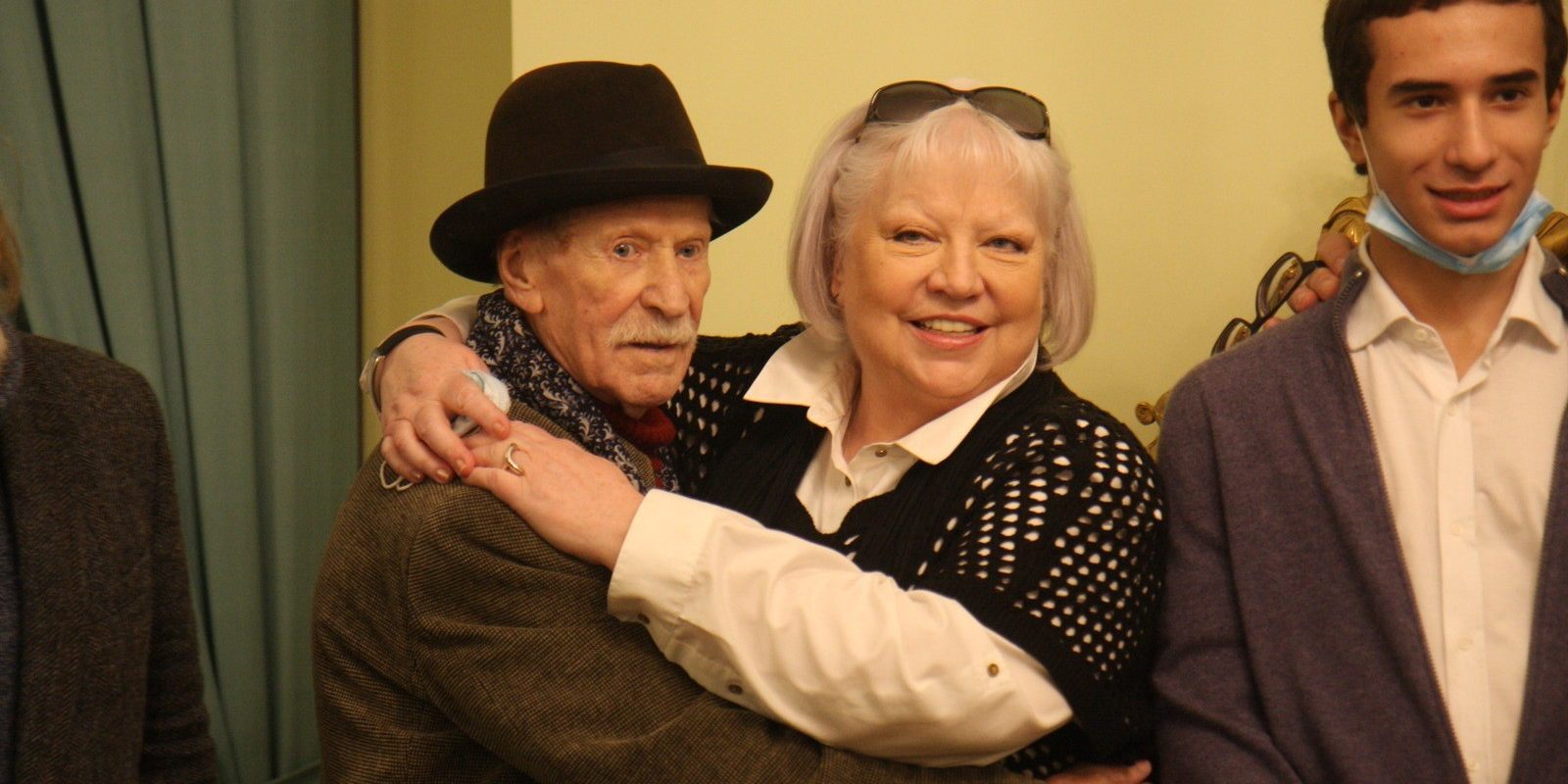 «Почему вы не пара»: Краско и Крючкова показали страсть за кулисами премии