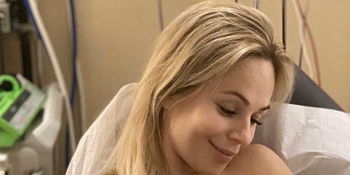 Ирина Медведева родила дочь | StarHit.ru