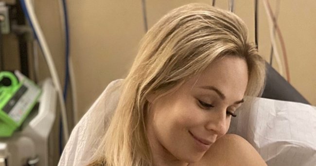 Ирина Медведева родила дочь | StarHit.ru