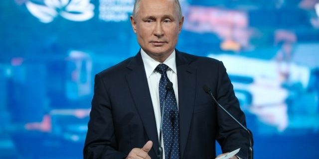 Как Владимиру Путину удалось не заразиться коронавирусом? | Все о коронавирусе | Здоровье