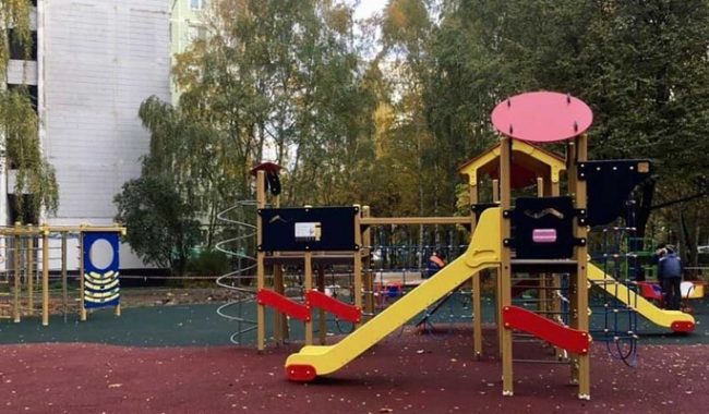 В Лианозове установили 11 новых детских площадок :: Общество :: Дни.ру