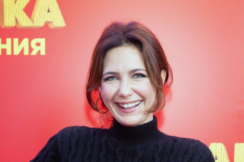 «Старушка, фу!»: Екатерина Климова пошутила над дочерью, перекрасившейся в блонд