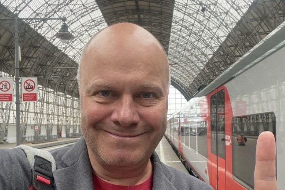 Алексей Кортнев поделился фото новорожденной дочери