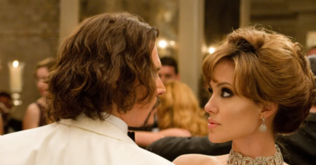 Взяла и предложила: звезды, которые сами позвали под венец мужчин — Звезды