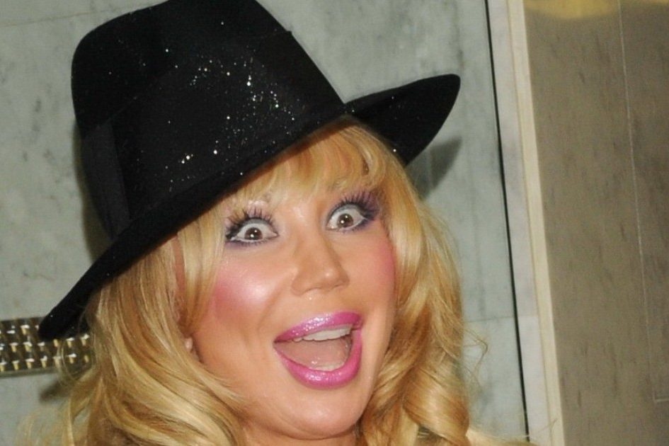 «Она что, со мной на брудершафт пила?»: Распутина шокирована оскорблениями Васильевой