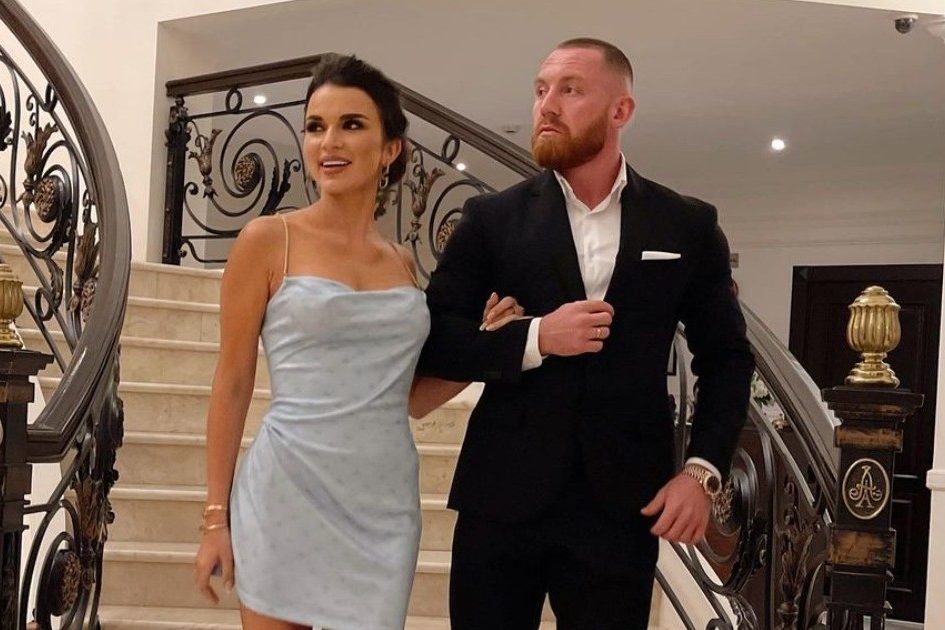 Муж Надин Серовски вышел в свет с мускулистой брюнеткой после объявления о разводе