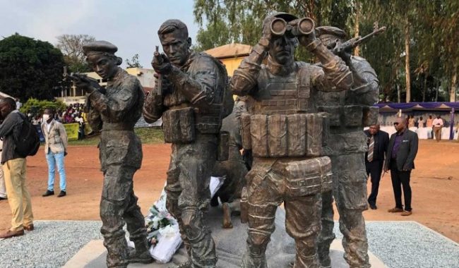 В Центральноафриканской Республике поставили памятник русским военным специалистам :: Политика :: Дни.ру