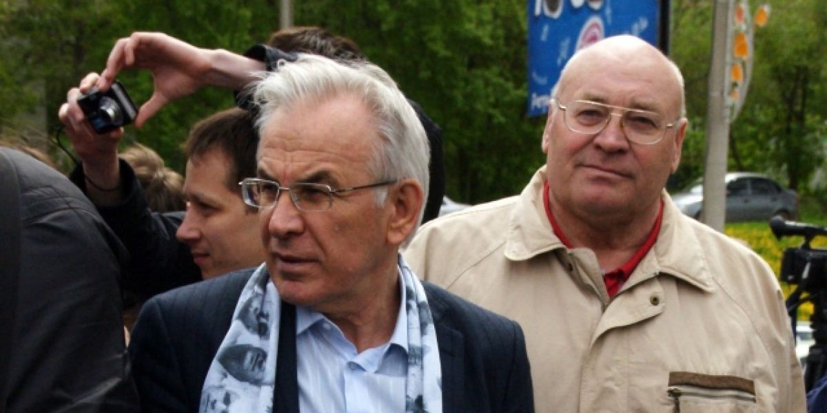 «Жгли машину и грабили квартиру». Истории из жизни тренера 90-х Антиховича | Персона | Спорт