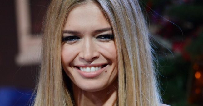 Вилла за сотни тысяч и закаты у океана. Мальдивский отпуск Веры Брежневой без мужа