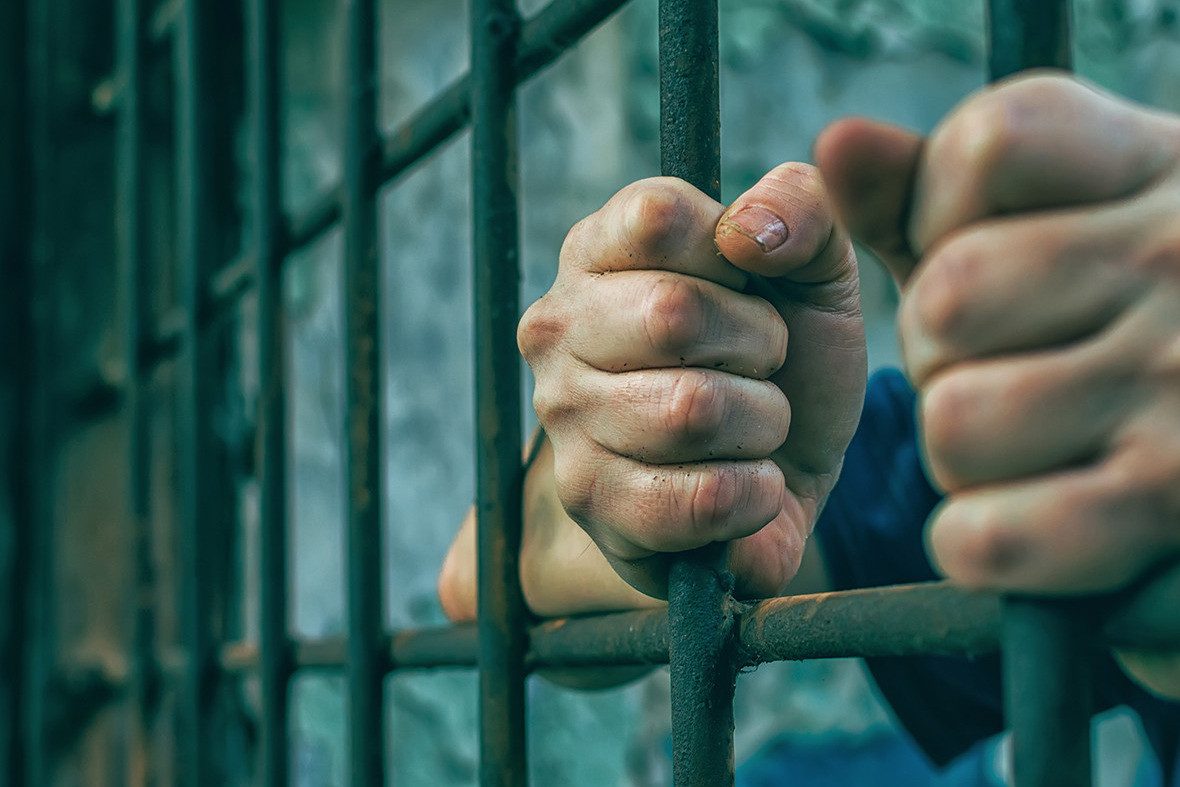 Госдума приняла закон о пожизненном сроке для педофилов