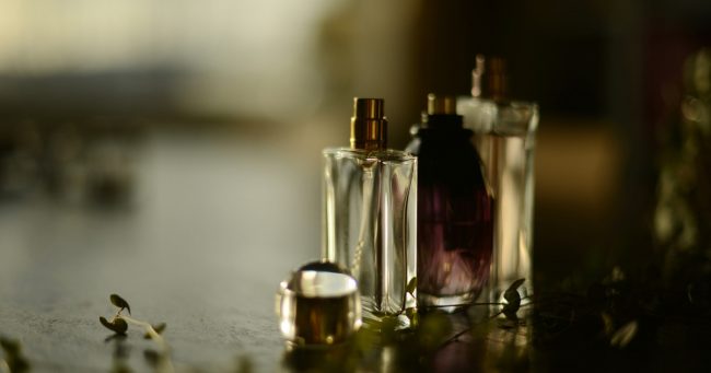 Гвоздика, рябина, кофе и шафран: 10 ароматов до 5000 рублей, которые красиво звучат зимой