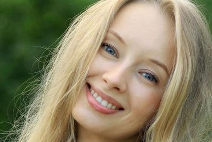 Вдова Градского скрывает свой возраст и занимается продажей вещей — Звезды