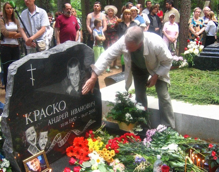 Ивану Краско пришлось похоронить любимого сына Ивану Краско пришлось похоронить любимого сына