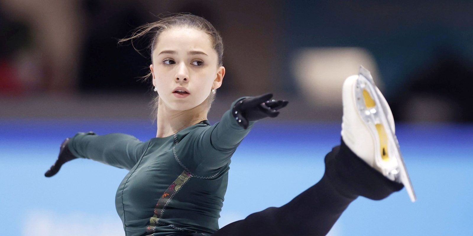 Видео дня! Камила Валиева расплакалась на плече у Этери Тутберидзе