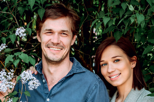 Артем Быстров и Ксения Теплова: «Привыкаем потихоньку к тому, что у нас не один ребенок» — Звезды